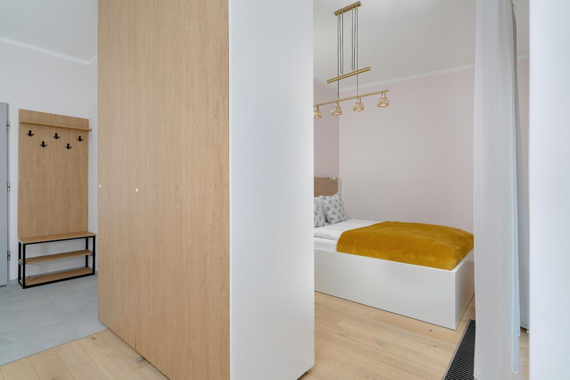 Apartment With Balcony And Free Parking In Poznan By Noclegi Renters Экстерьер фото