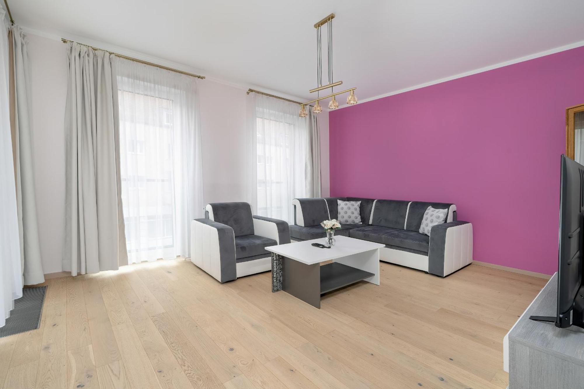 Apartment With Balcony And Free Parking In Poznan By Noclegi Renters Экстерьер фото